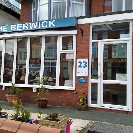 The Berwick - Over 40'S Only Blackpool Exterior photo