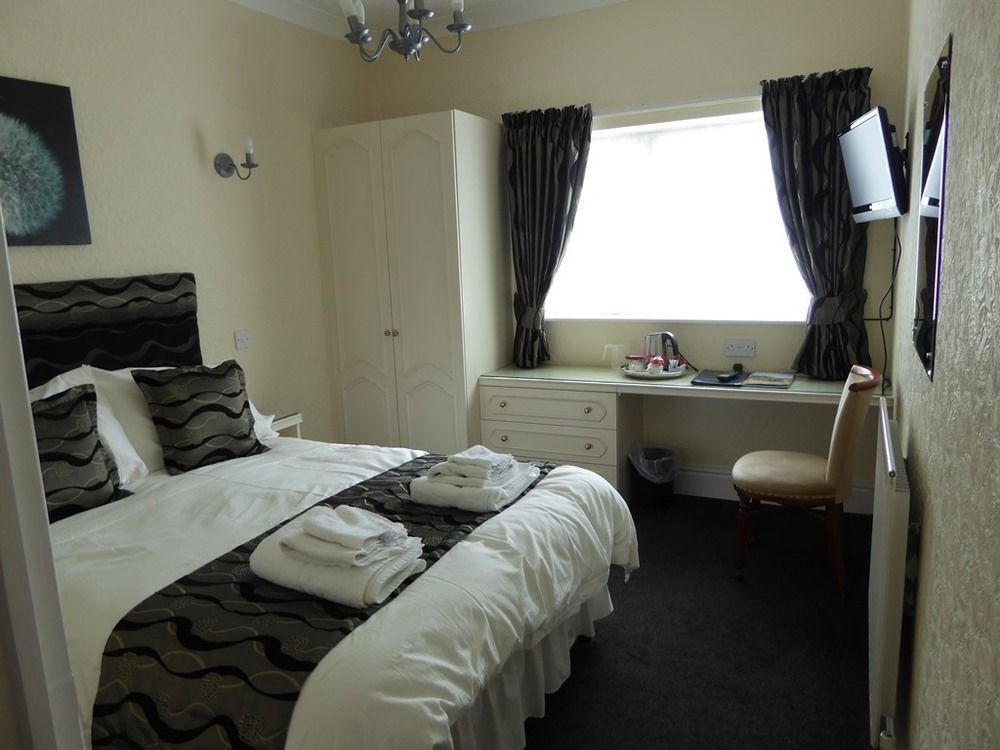 The Berwick - Over 40'S Only Blackpool Exterior photo